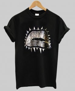 lips rolled up T shirt